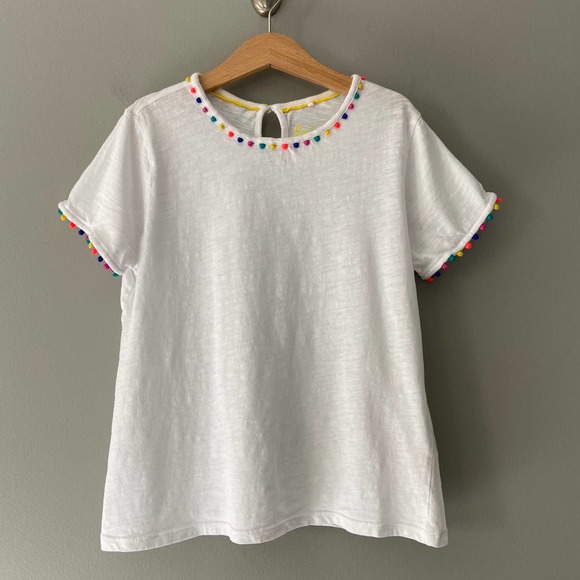 loose t shirt and shorts